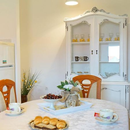 Apartment Jardin With Free Cowered Parking Zadar Exterior photo