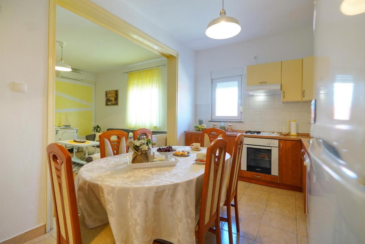 Apartment Jardin With Free Cowered Parking Zadar Exterior photo