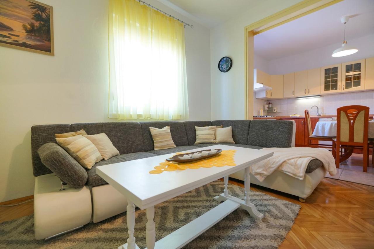 Apartment Jardin With Free Cowered Parking Zadar Exterior photo